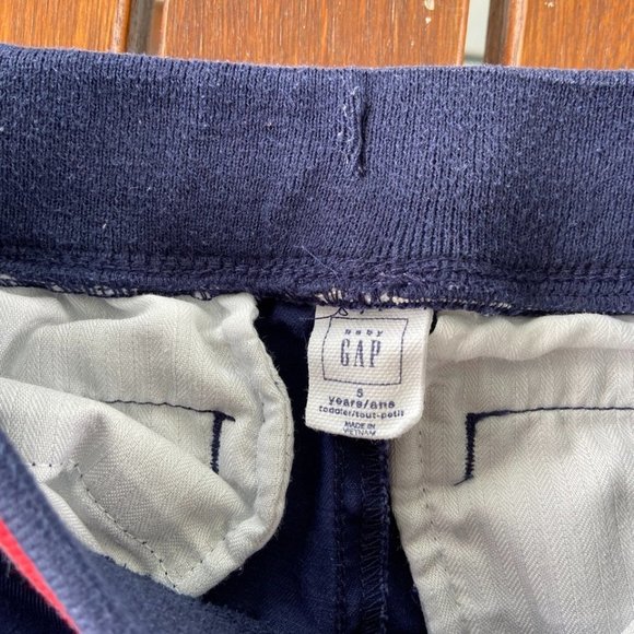 🎀 3 for $25 - Gap Boy's Chino Pull On Shorts in Size 5 GUC - Picture 2 of 9